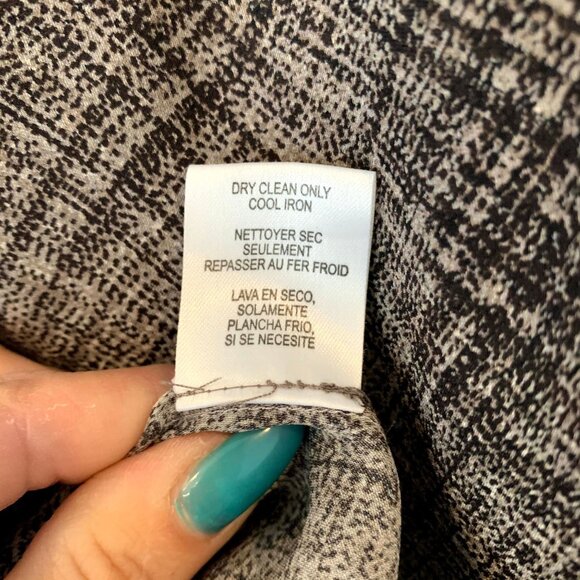 Worth New York Sleeveless Pleated Silk Blouse Size 4 Brown & Cream Career Flowy - Picture 8 of 8